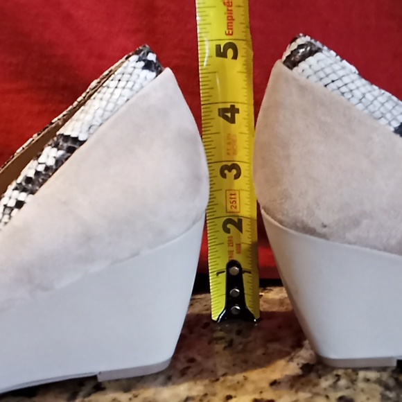 Violet & Red Snakeskin Wedges. NWOT. Never Been Worn. PERSIA Size 7M. - Picture 16 of 16